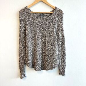 Eileen Fisher Women’s Medium Grey Knit Fuzzy Italian Yarn Linen Sweater Scoop